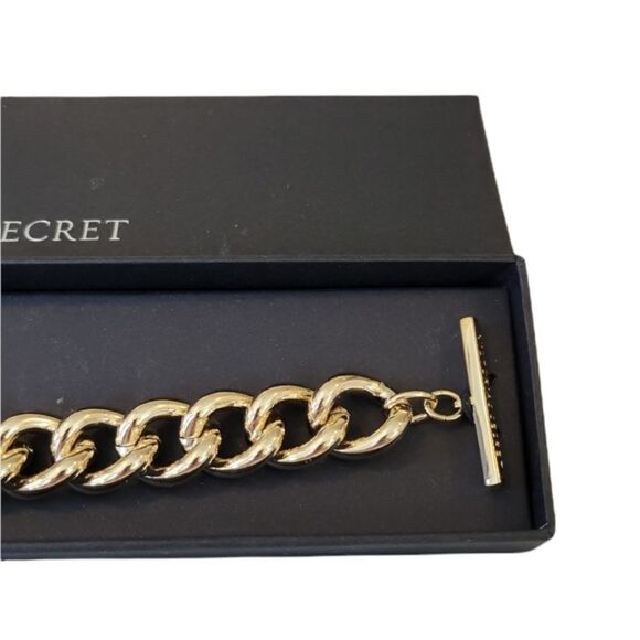 Victoria's Secret Gold Tone Pave Crystal Link Toggle Clasp Bracelet - Picture 4 of 7